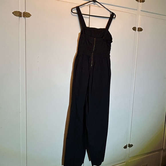 Universal Threads Black Jumper/Romper - Picture 1 of 13